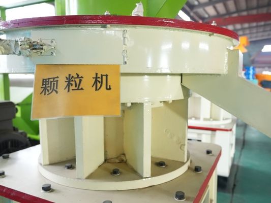 دستگاه گلوله های چوبی فولاد ضد زنگ 4Cr13 بادام زمینی پوسته چمن ساز گلوله ساز 0.8t/H