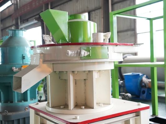 دستگاه گلوله های چوبی فولاد ضد زنگ 4Cr13 بادام زمینی پوسته چمن ساز گلوله ساز 0.8t/H