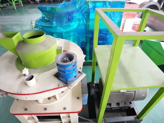 دستگاه گلوله های چوبی فولاد ضد زنگ 4Cr13 بادام زمینی پوسته چمن ساز گلوله ساز 0.8t/H