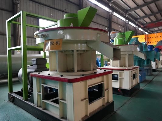 دستگاه پرس دستگاه آسیاب گلوله های چوبی خوراک دام 12 میلی متری 80 تا 100 درجه سانتی گراد