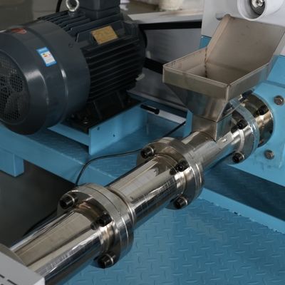 دستگاه گلوله خوراک ماهی ضد گرد و غبار پردازش کننده 250 کیلوگرم/H 18.5kw پف ساز اسنک