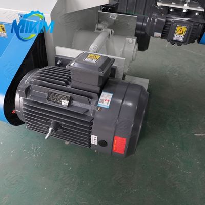 ولتاژ سفارشی دستگاه پلت خوراک طیور گاو مرغ برقی 3kw-30kw